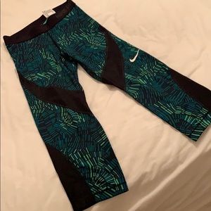 Nike Capri